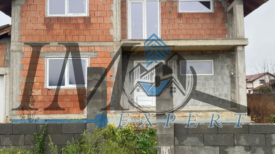 Casa de vanzare la rosu in Micesti - Poză 1