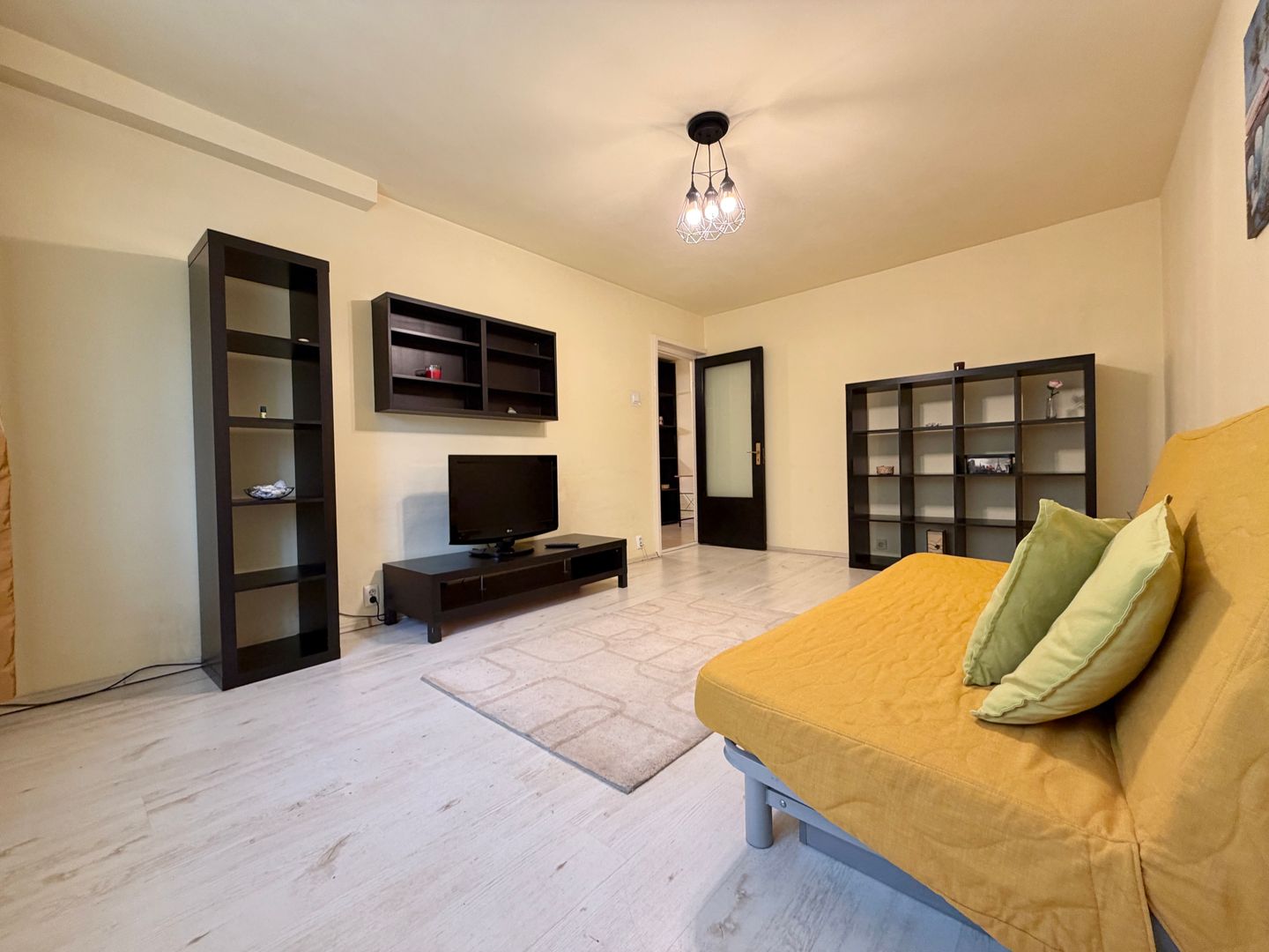 Apartament 3 camere decomandat – zona Teatrului Masca,/Bd. Uverturii - Poză 1