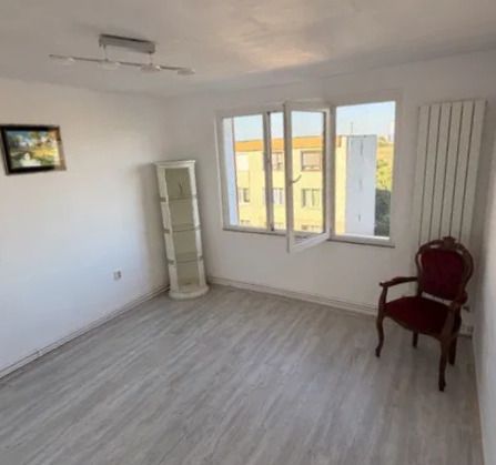 2 camere în Craiter  renovat cu posibilitate de preluare contract inchiriere - Poză 3