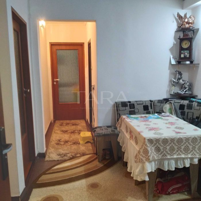 Apartament 2 camere, ideal pentru locuit sau investiție, zona Minerva. - Poză 3