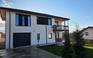 Casa spatioasa si moderna cu garaj, clasa energetica A, panouri solare - Poză 1