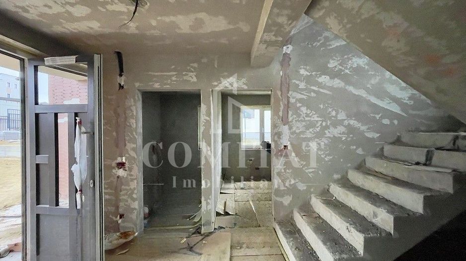 Casa individuala cu teren generos, retrasă de la trafic - Poză 13