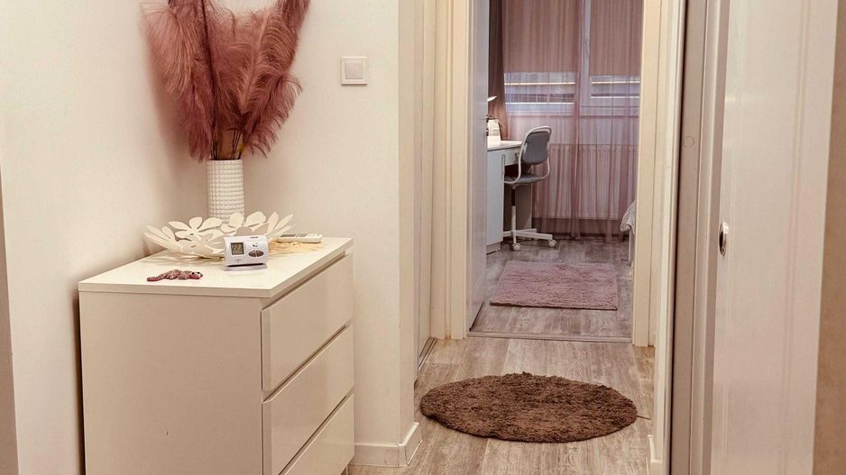 3 camere decom. , 2 bai, etaj 1, Mazepa 1 , renovat, mobilat, utilat - Poză 5