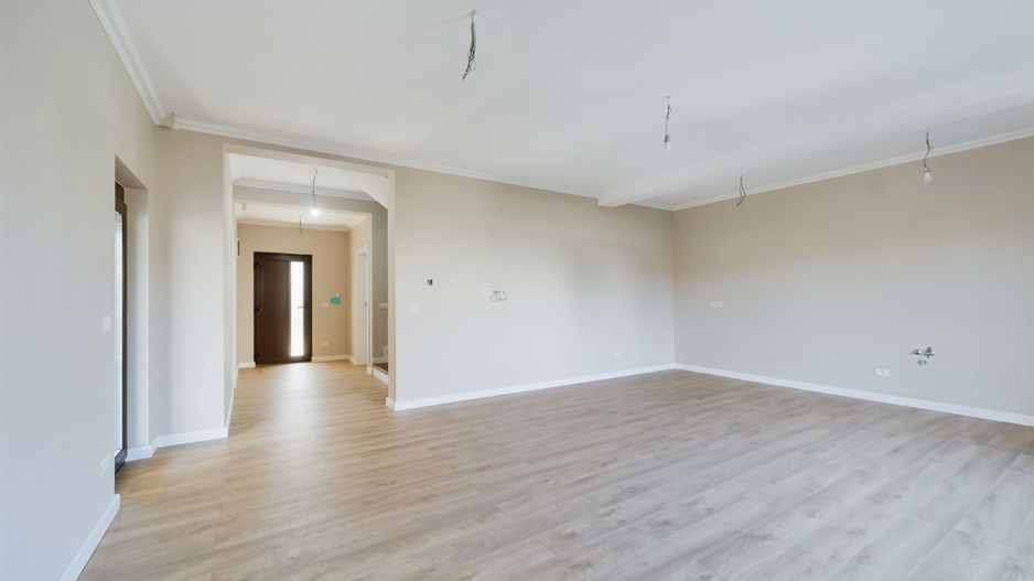 Casă tip duplex Dumbrăvița despărțit prin spațiu tehnic - Poză 10