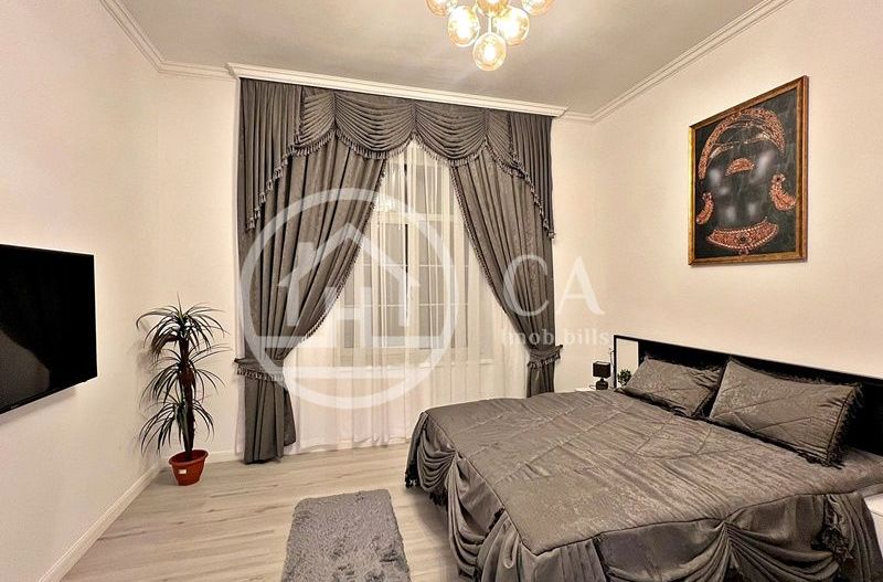 Apartament de vânzare cu 3 camere în zona centrală, Oradea - Poză 3