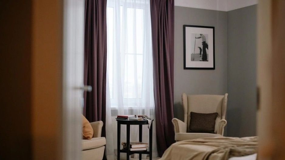 Apartament interbelic mare, cu compartimentare rară și potențial premium - Poză 2