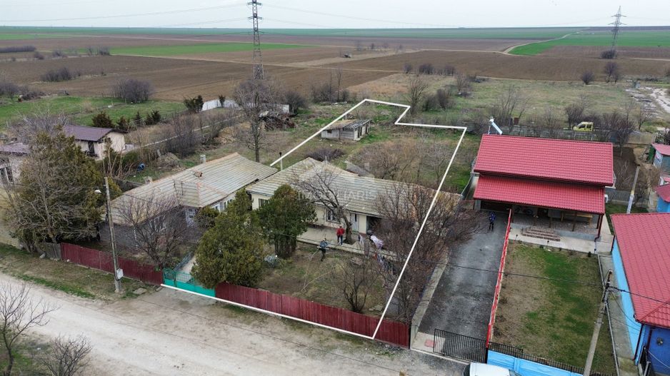 Casa batraneasca de vanzare cu 1235 mp teren in Corbu - Poză 1