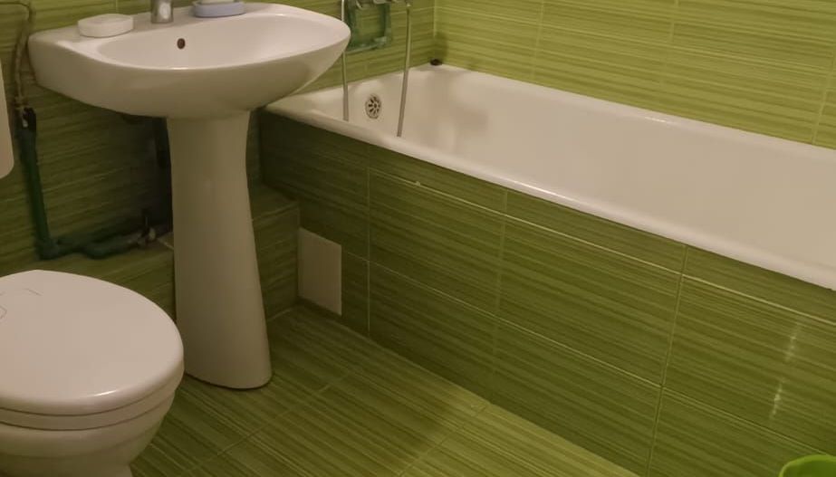 Inchiriez Ap. de 3 camere Decomandat Gorjului - Poză 14