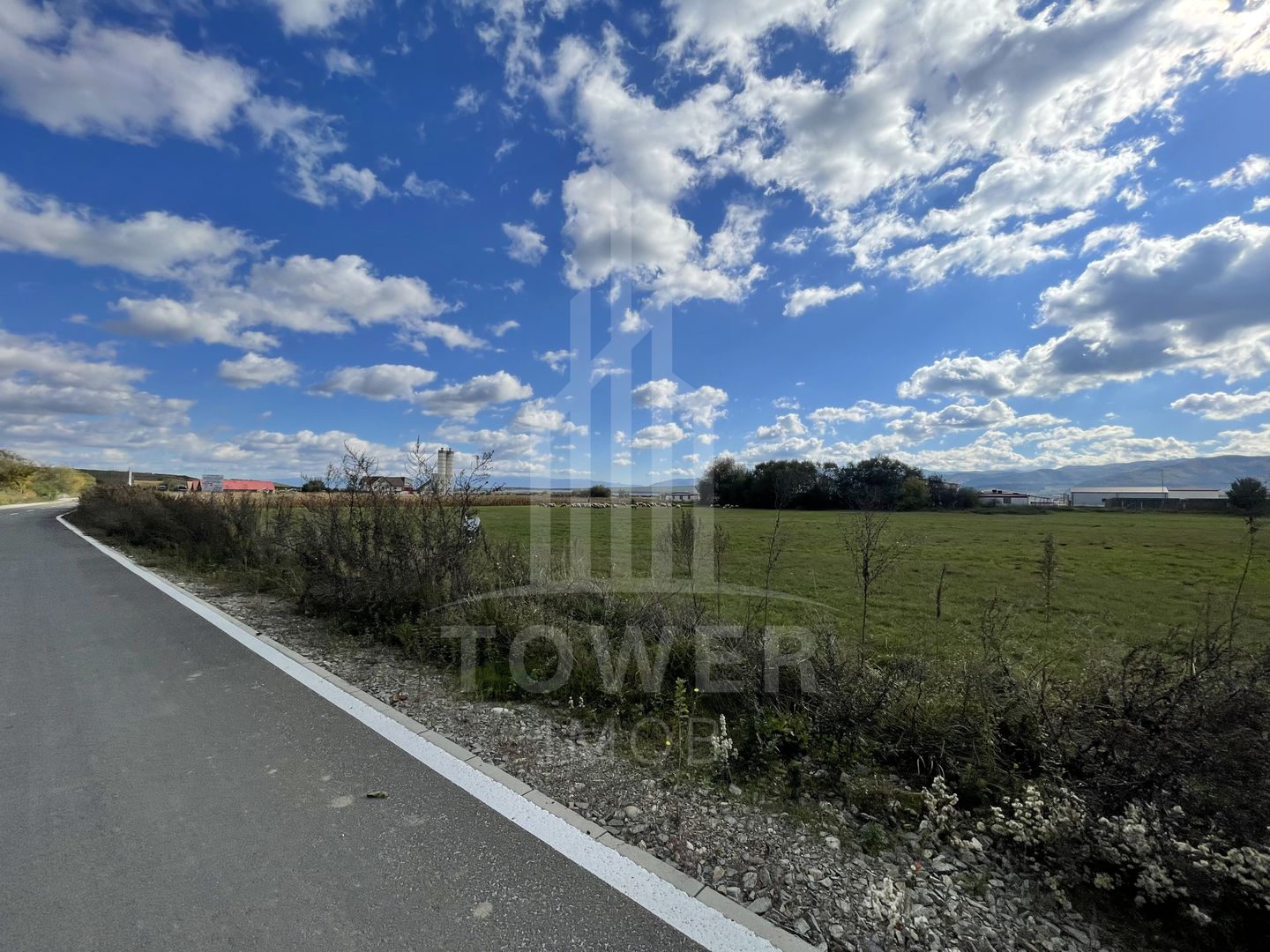 Teren industrial de vânzare în Cristian – 6.000 mp, deschidere la drum asfaltat - Poză 4