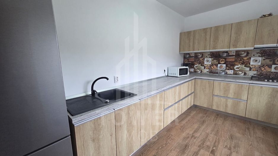 Casă de închiriat - Zona Gușterița, vedere spre munte - Poză 5