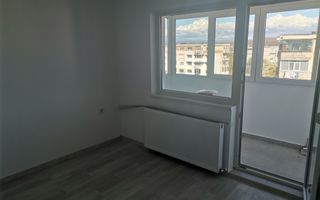 Vanzare apartament decomandat, renovat total, liber, Mioveni - Poză 1