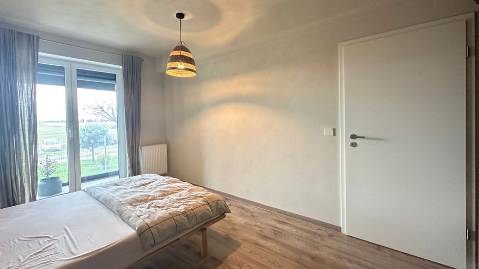 Apartament 2,5 camere chic cu grădină balcon vitrat și mobilier premium - Poză 14