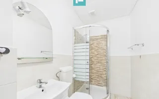 Casă cu 2 apartamente în Grădiște - Poză 12