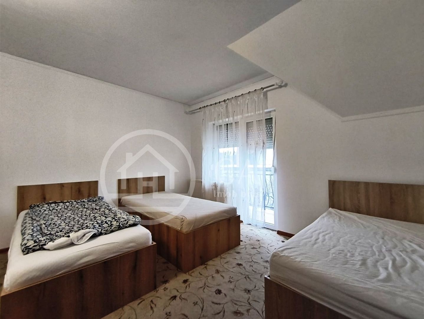 Casa de închiriat cu 6 camere în Cartierul Oncea, Oradea - Poză 7