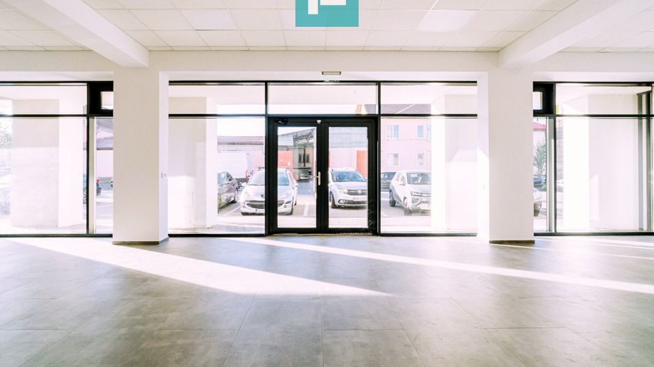 Spațiu comercial nou, vitrine mari, Calea Clujului - Poză 1