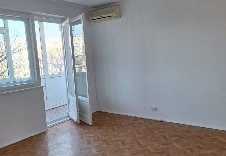 Apartament 3 camere Drumul Taberei, renovat, nemobilat, langa metrou - Poză 4