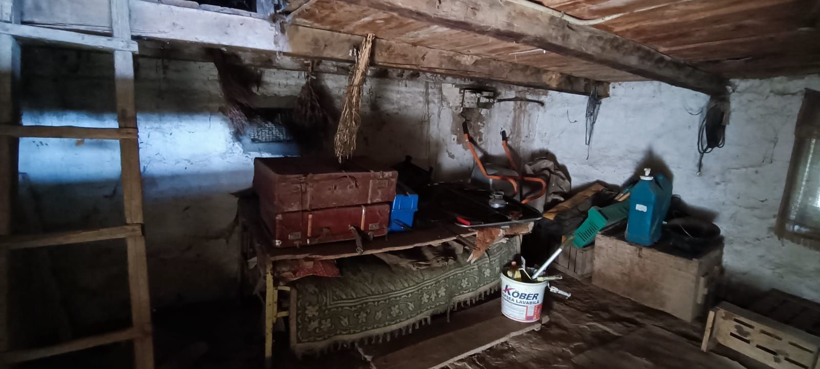 🏡  Teren generos cu Casă de Poveste în Șiria, Arad- Locație Rară - Poză 15