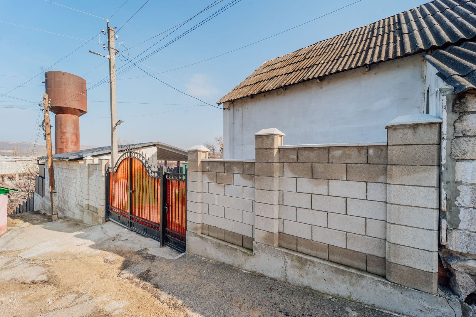 Casă în Vatra - strada centrală Linella - Poză 23