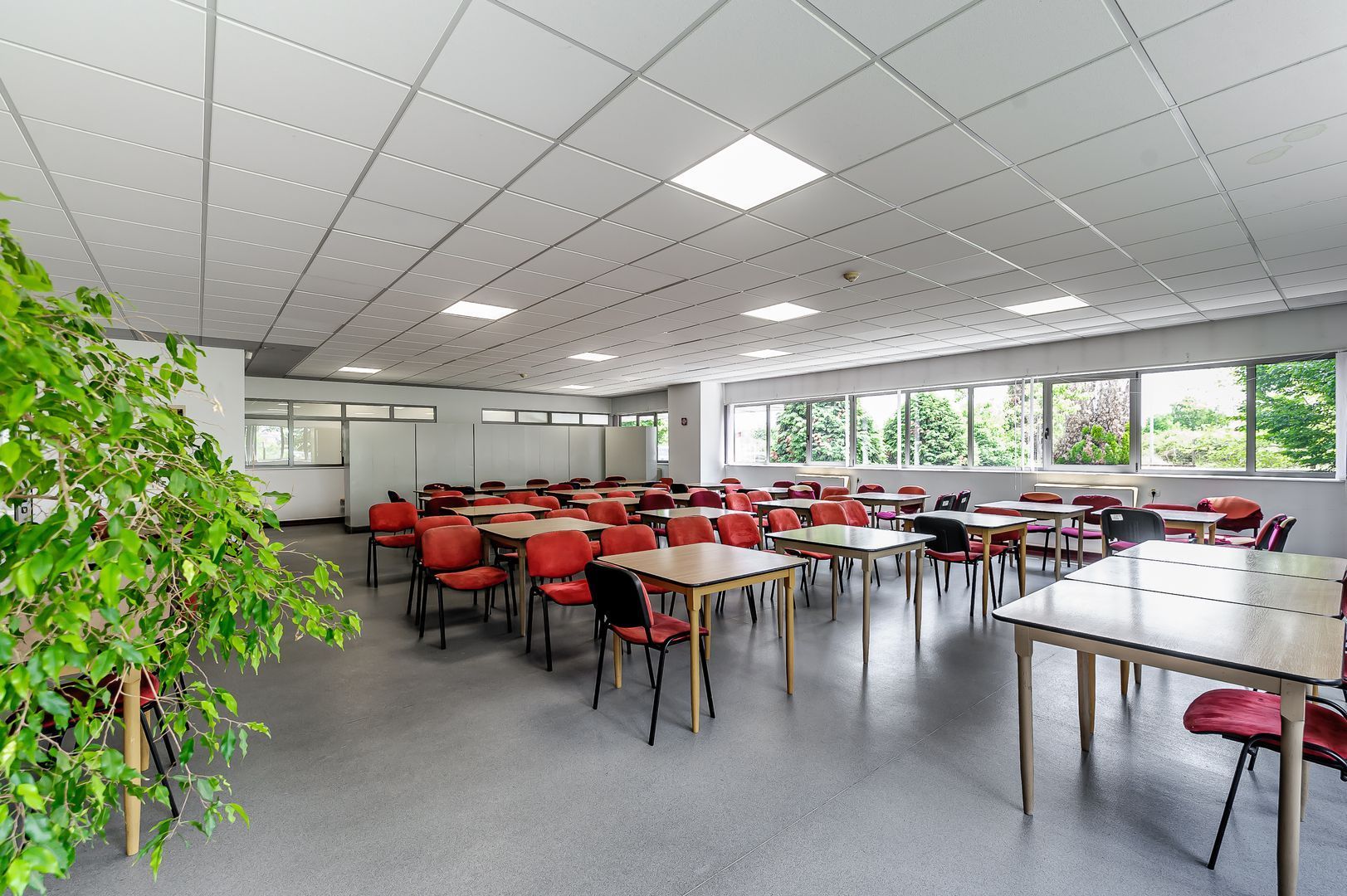 Hală de producție și depozitare cu birouri în Arad - Poză 7