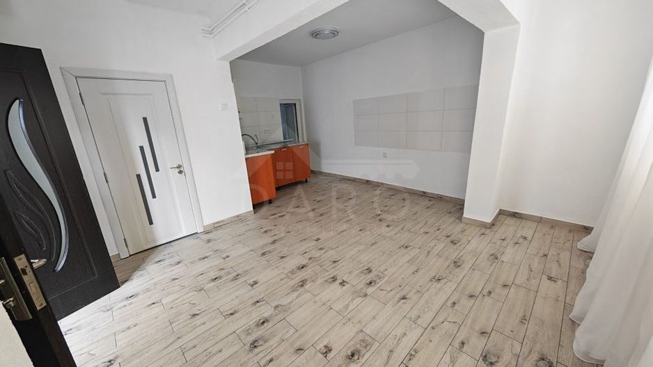 Casa de inchiriat zona centrala-ideal pt 4 studenti - Poză 1