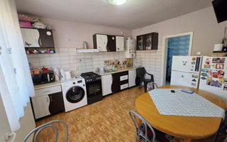 Casa cu 2 camere + anexe, toate utilitatile, 295 mp teren, zona Centru - Poză 5