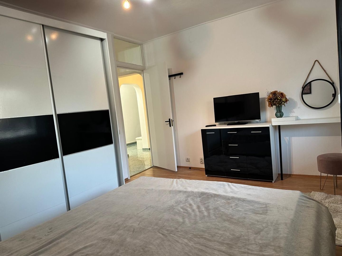 AP. 3 CAMERE MALL VITAN, LOC PARCARE, MOBILAT MODERN, METROU 10 MINUTE - Poză 6