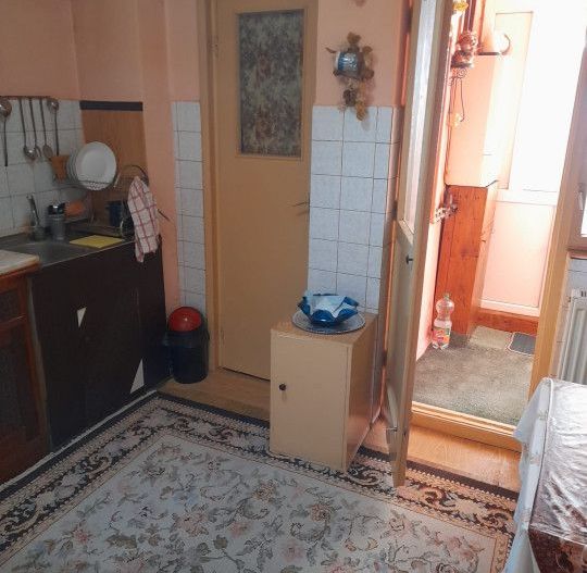 Apartament 4 camere, ultracentral, 90 mp utili, Campina, Prahova - Poză 3