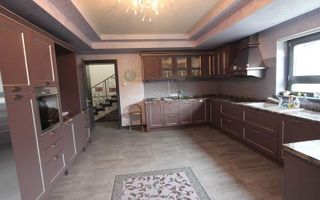 Casă / Vilă cu 7 camere în zona Lipovei - Poză 3