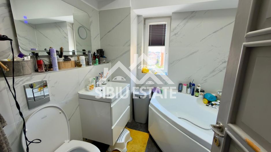 Apartament 75 mp. 3 camere 3 balcoane  decomandat in Sibiu- Terezian - Poză 7