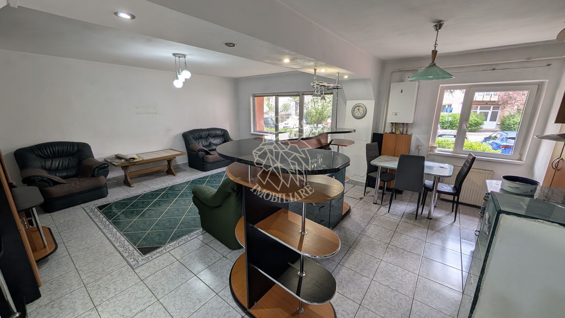 Apartament 4 camere 100 mp-balcon-parcare-beci-Central - Poză 1