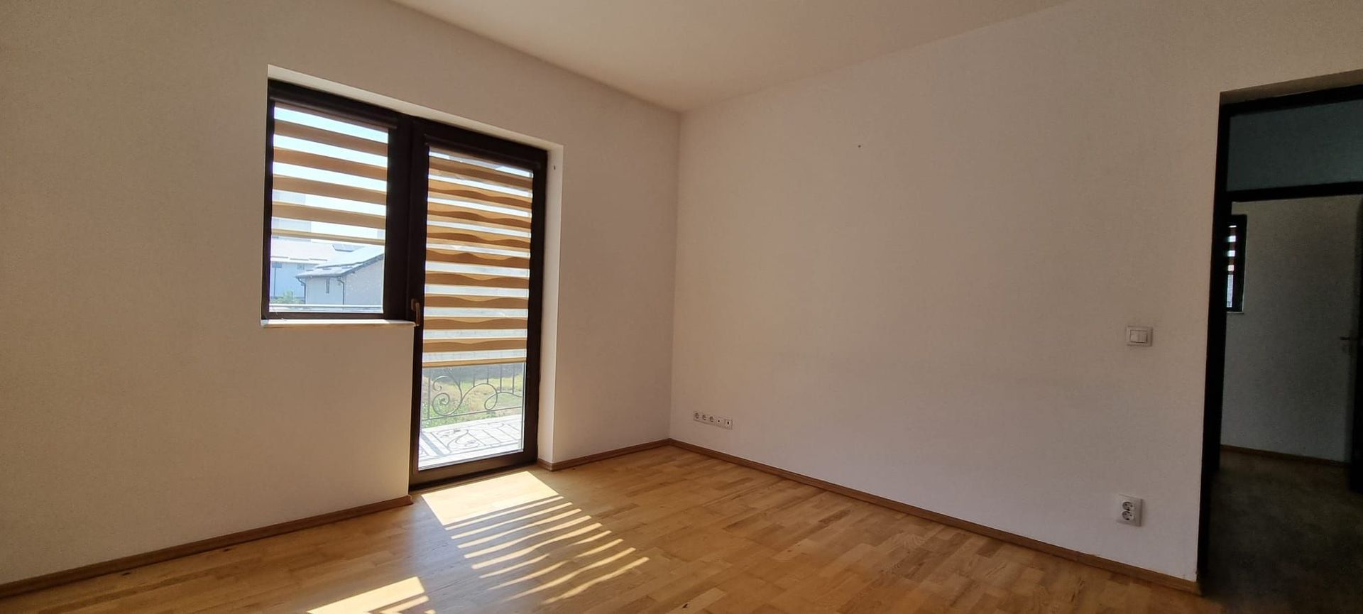 Casă individuală 4 camere - Poză 3