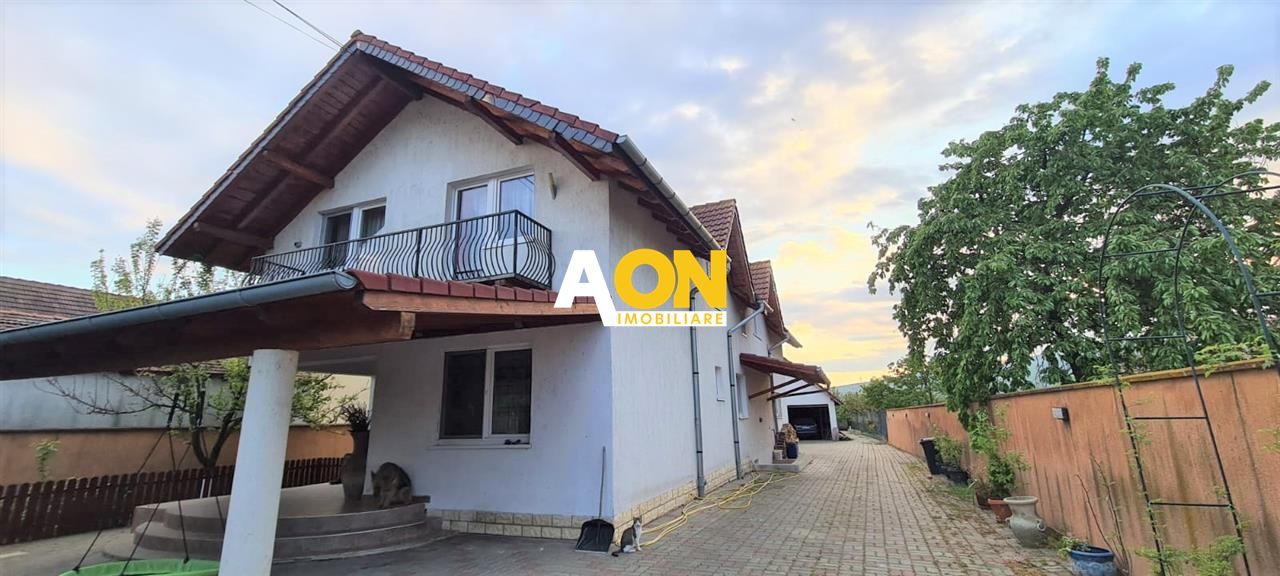 Casa pentru 2 familii, 7 Camere, 2 Garaje, 1500MP Teren - Poză 1
