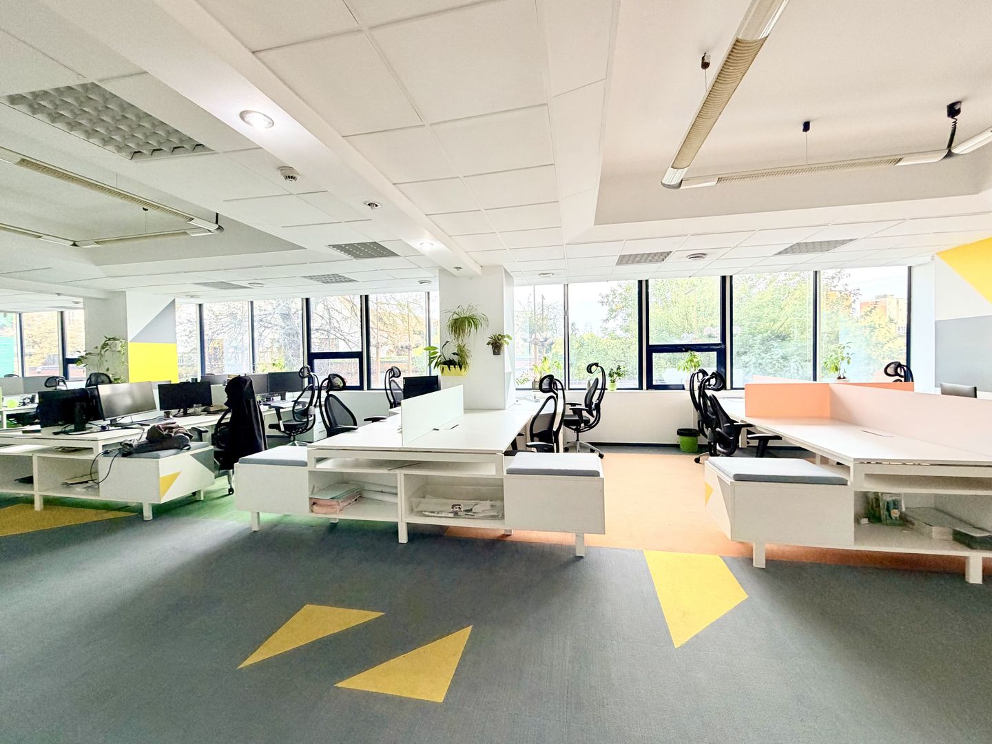 Un sediu care inspiră încredere, în inima Timișoarei - Poză 8