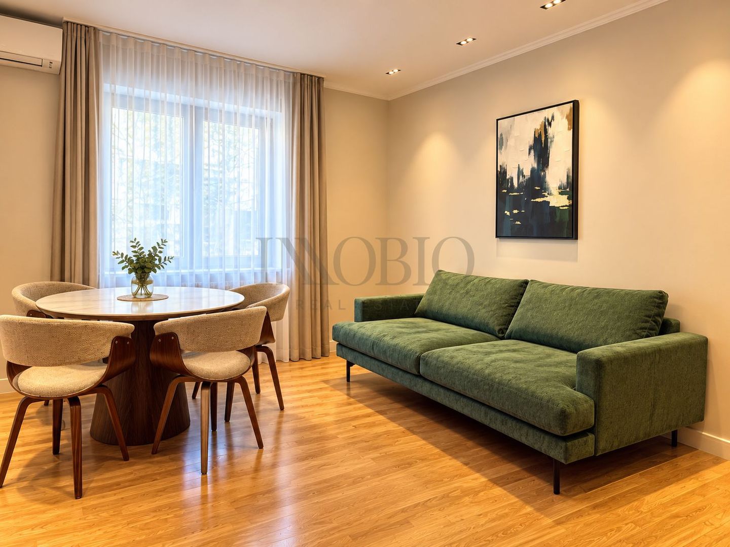 Apartament premium cu 3 camere de închiriat în zona Capitale - Poză 1