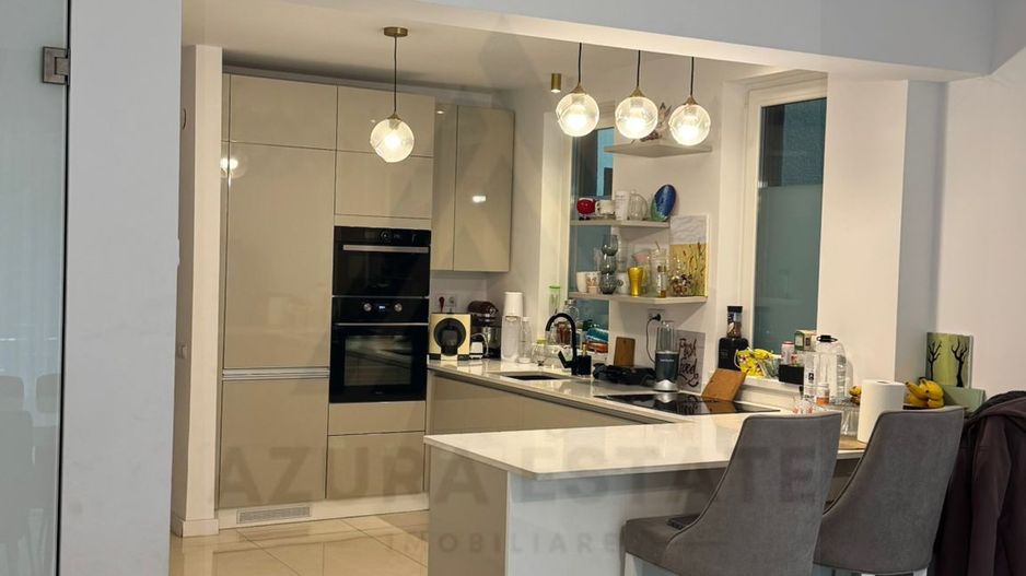 Casa moderna cu 6 camere terase 50 mp si curte in Parcul Sub Arini - Poză 1