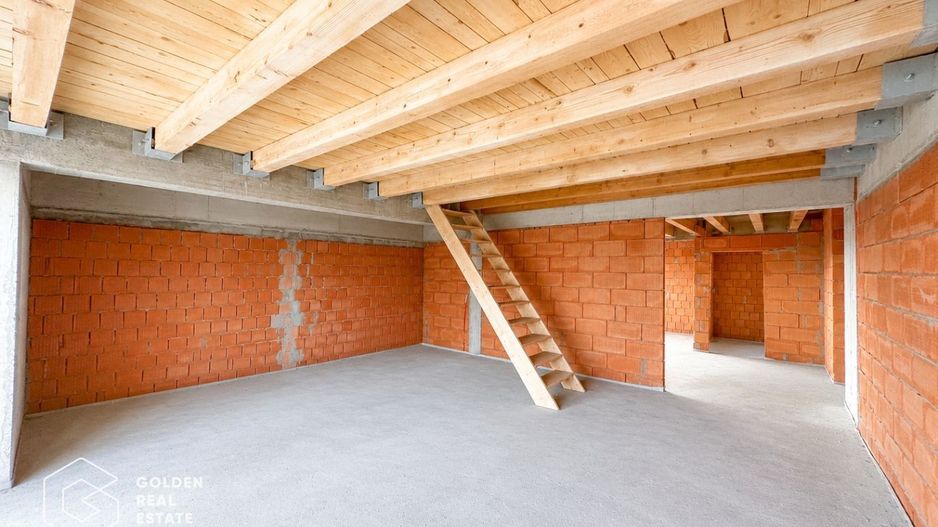 Penthouse cu potential exceptional, la rosu, 170mp, mansardabil pana la 300mp - Poză 8