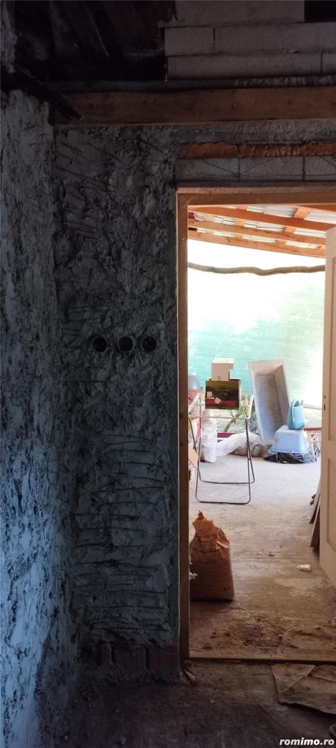 Casă cu teren și front stradal generos - Poză 5