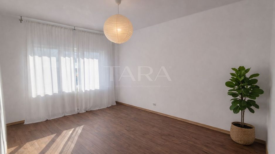 Apartament 3 camere,  zona Centrală - Poză 2