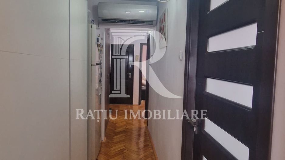 Apartament cu 3 camere | Zona Biserica Emanuel | Oradea - Poză 13