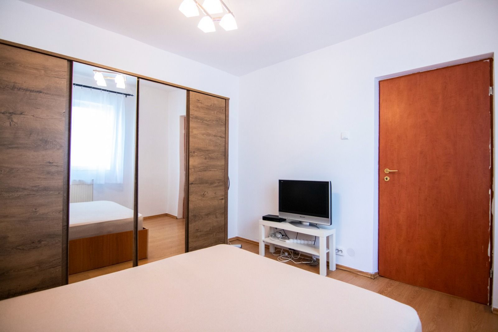 DE Inchirat 2 Camere, Mobilat si Utilat, Loc parcare, Drumul Taberei - Poză 4