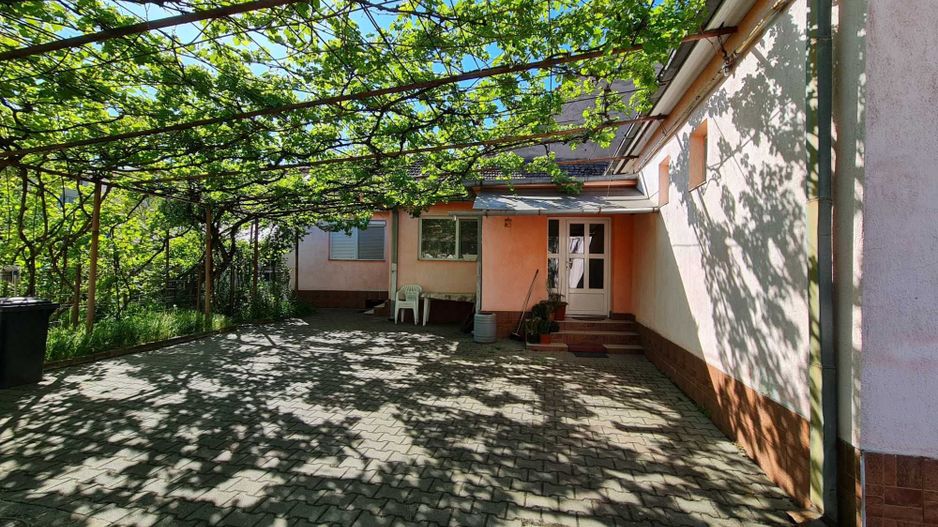 Casă cu grădină str.Anton Pann/486mp/3 front/spațiu com./155.000€neg. - Poză 3