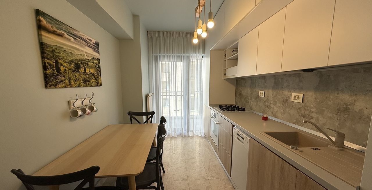 Închiriez apartament 2 camere modern, Nerva Traian, centrală, parcare - Poză 5