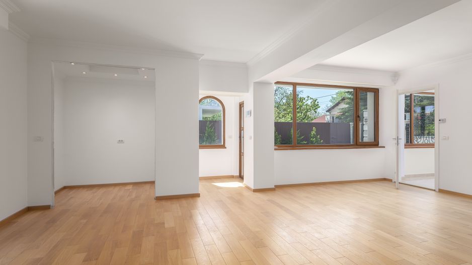 Vilă de inchiriat renovata recent, 1000 mp teren,  terasa de vara - Poză 15
