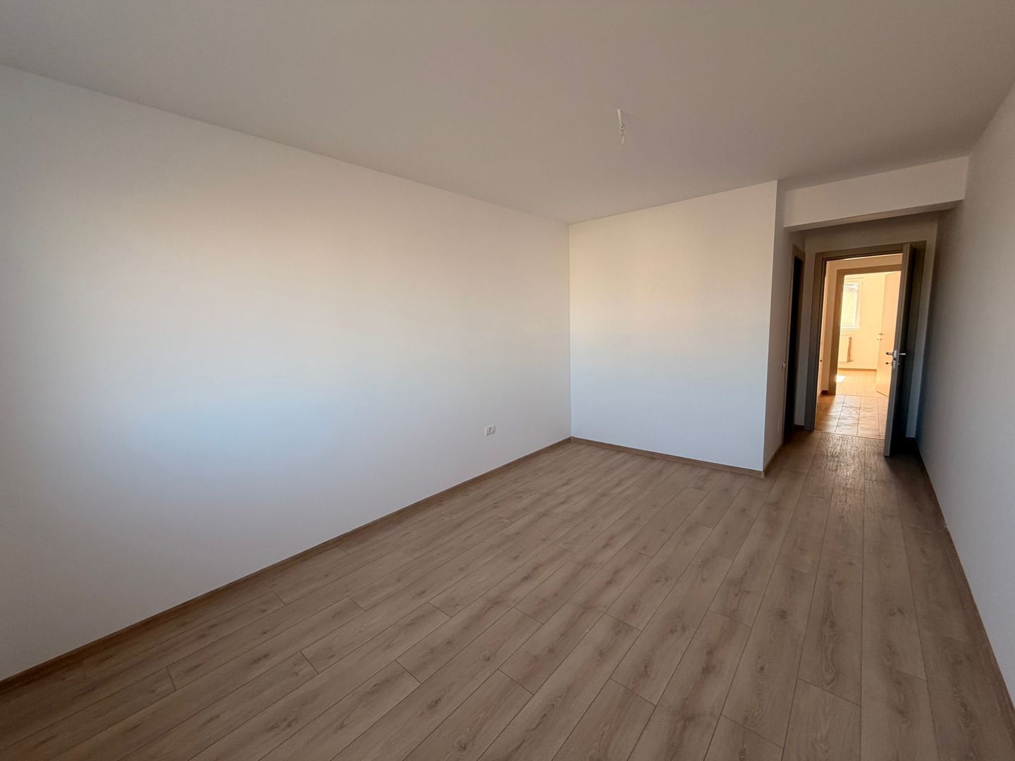 AP. 3 CAMERE, BLOC NOU, CENTRALA PROPRIE,BUCATARIE INCHISA,COMISION 0% - Poză 9