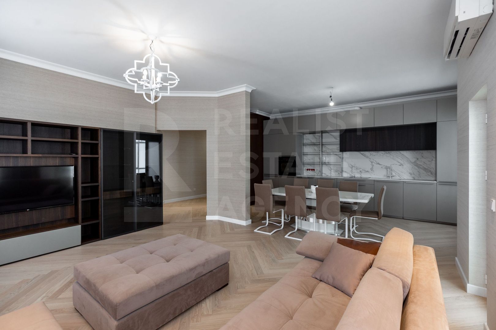 Chirie, apartament, 2 camere, str. București, Centru - Poză 1