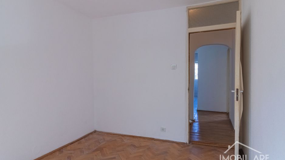 Apartament cu 4 camere - Poză 11