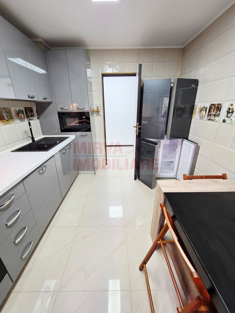 Apartament 3 camere de inchiriat, 9 Mai, 2 bai, beci - Poză 2
