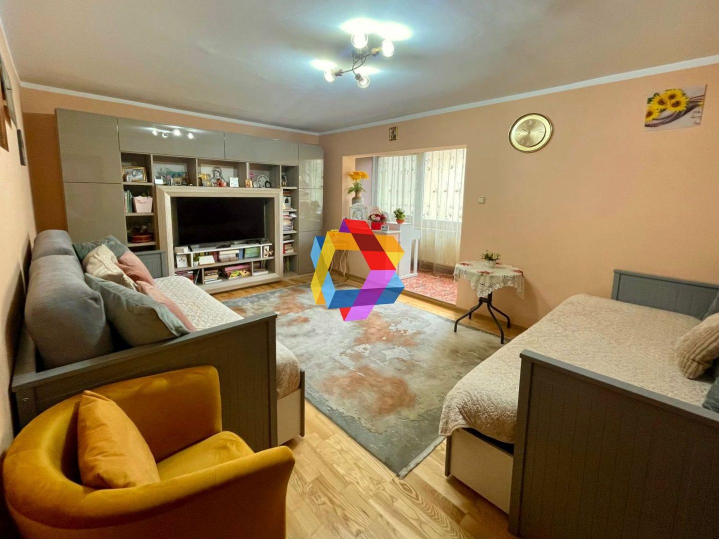 Apartament cu patru camere, zona Judetean 77mp - Poză 2