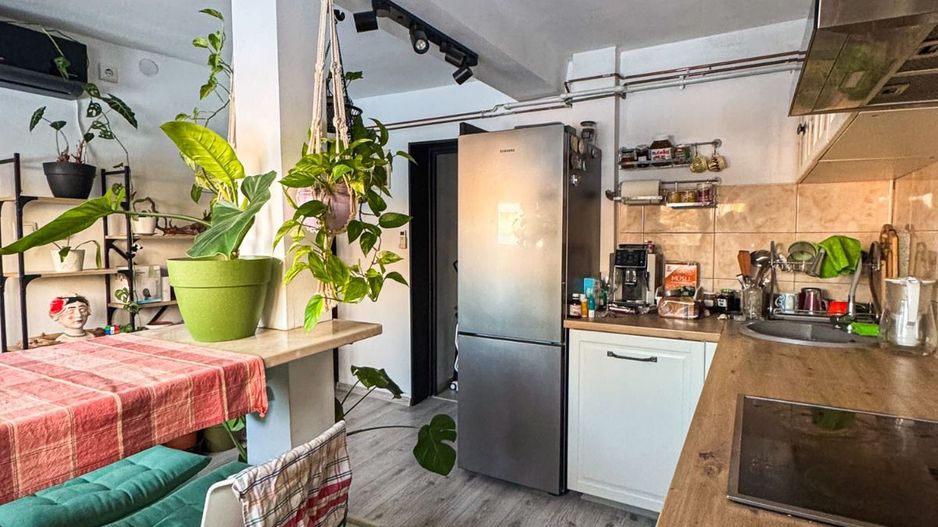 Apartament 2 camere - Domenii, etaj 2/2, centrala noua, curte, boxă, pod. - Poză 8