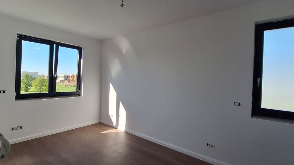 Duplex la cheie cu 5 camere - Poză 19